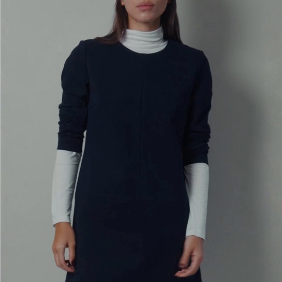 Classic Six Navy Blue Women's Dress. Excellent condition! - Picture 6 of 8